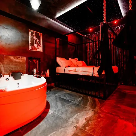 Ruby Night Luxury Διαμέρισμα *